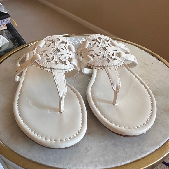 Circus NY Sam Edelman White Canyon Sandals - Size 9 - Picture 10 of 10
